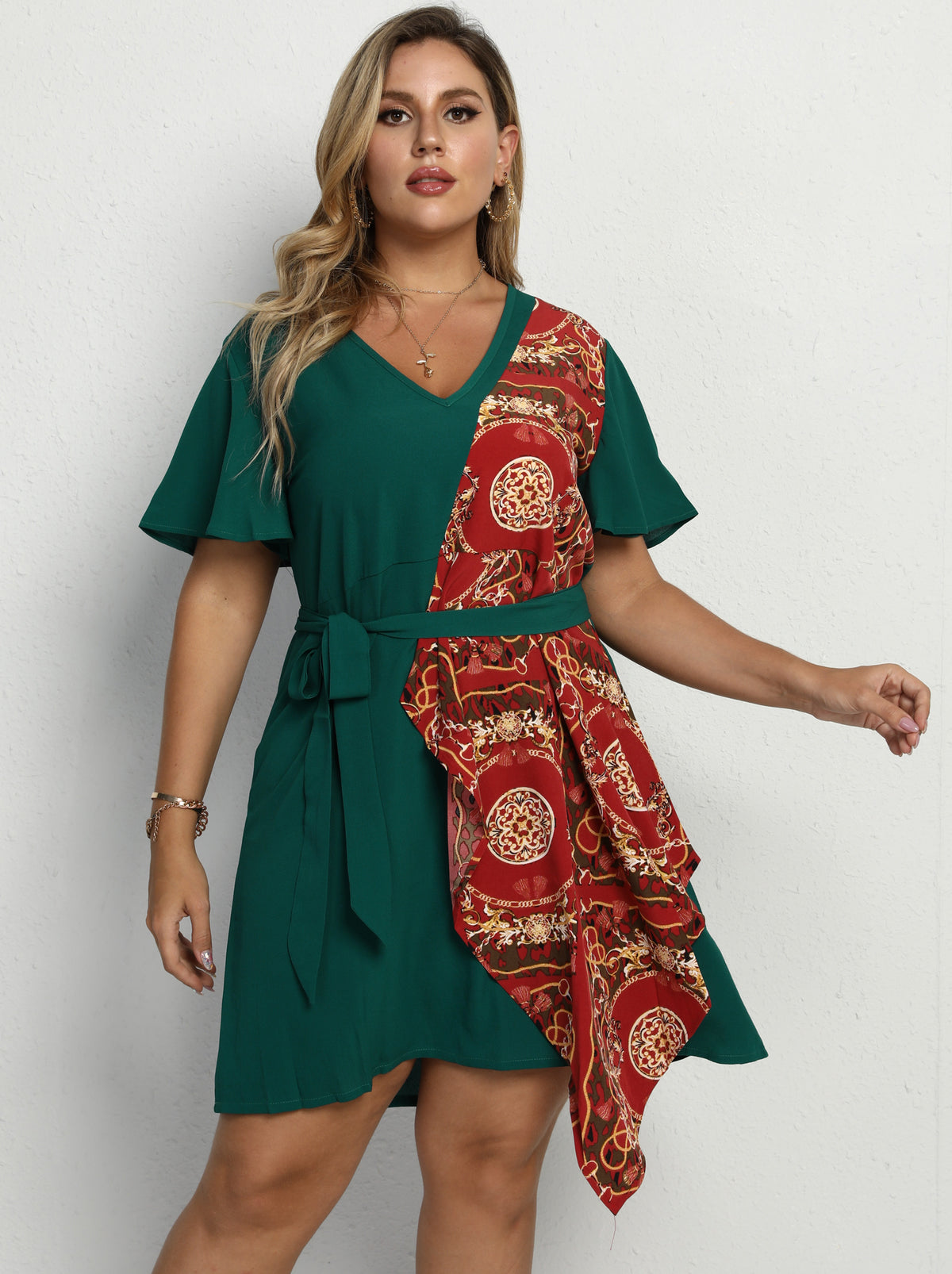 فساتين عربية غير متماثلة 1245832