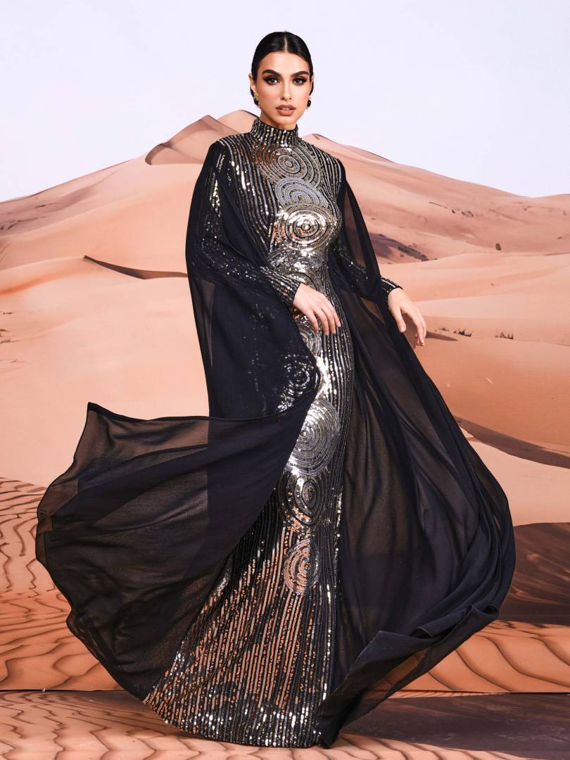 Lace-trimmed Arabian Dresses 1300402