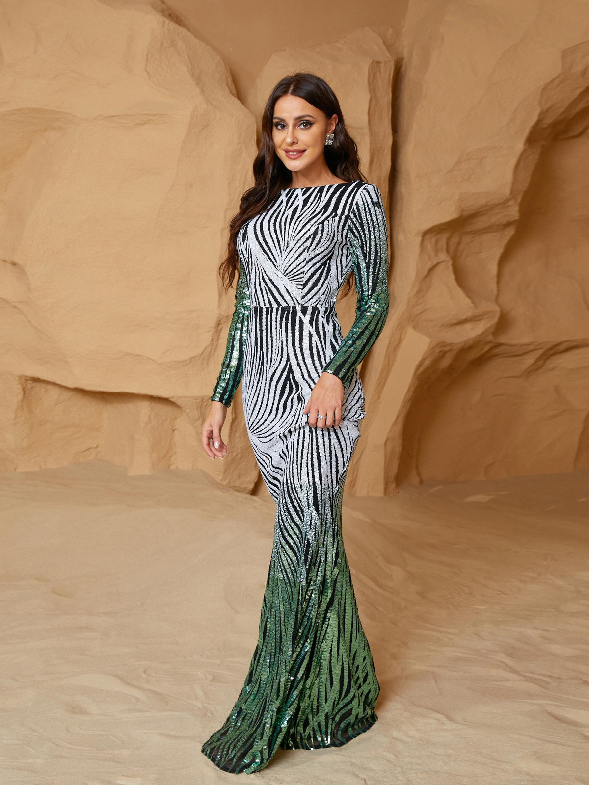 Sequinned Arabian Dresses 1287632