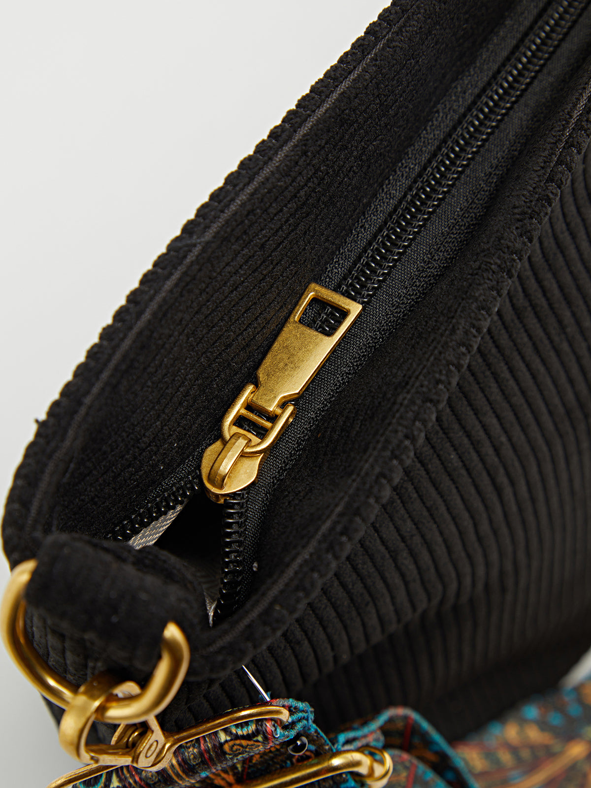 Structured Shoulder Bag 120422