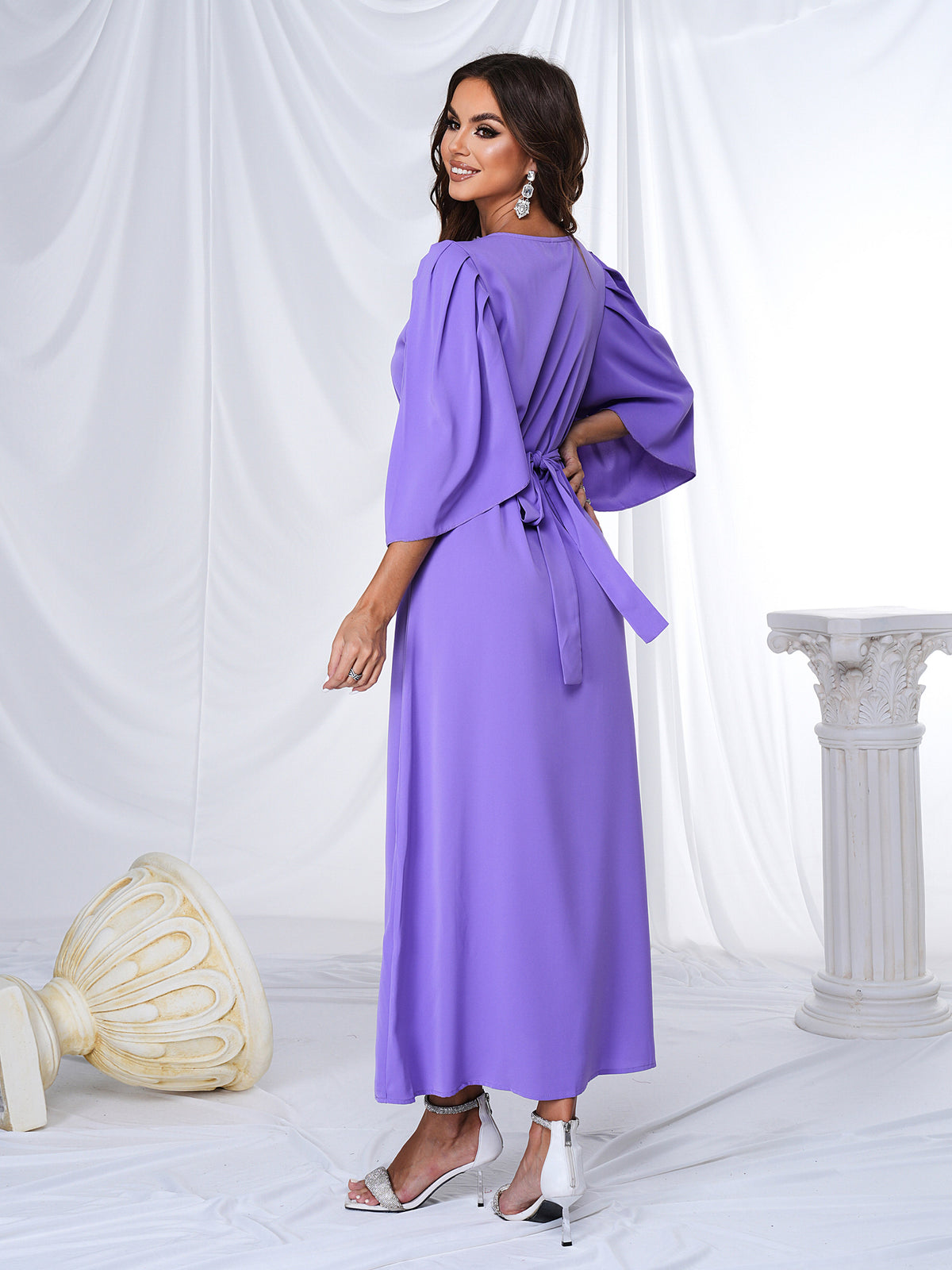 Belted Arabian Dresses 1283952